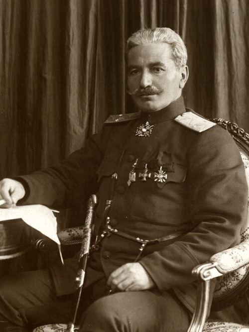 Archival portrait of General Andranik Ozanian